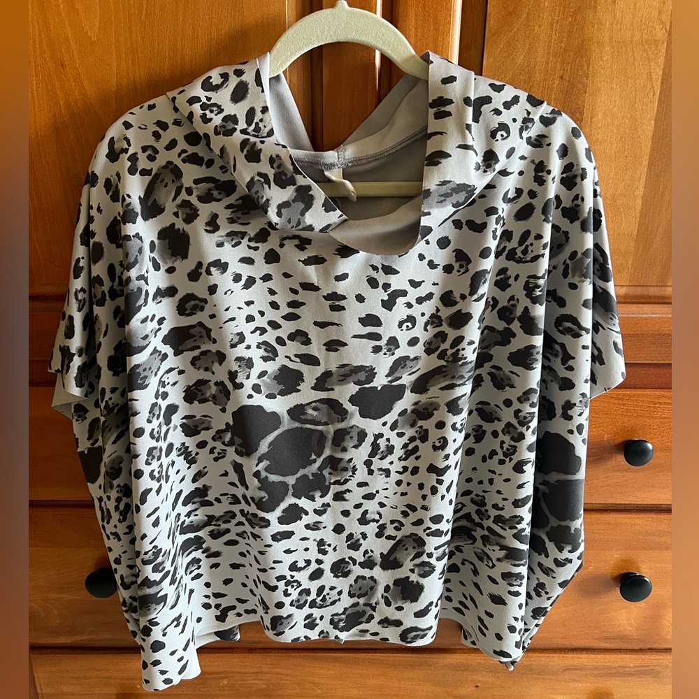 Gray animal print hoodie pullover